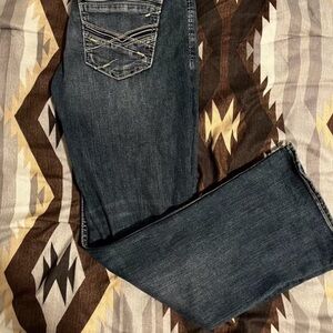 Buckle jeans slight cut
